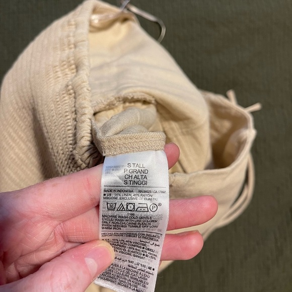 Old Navy halter Romper - Picture 6 of 6